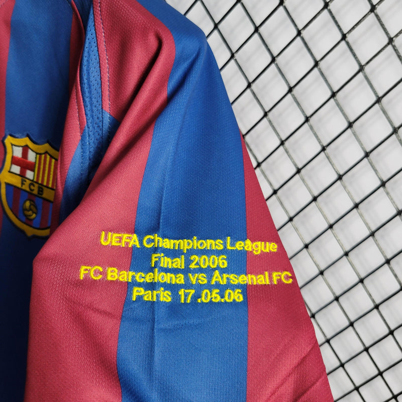 Camisa Barcelona 05/06 Retrô - Azul e Vermelha